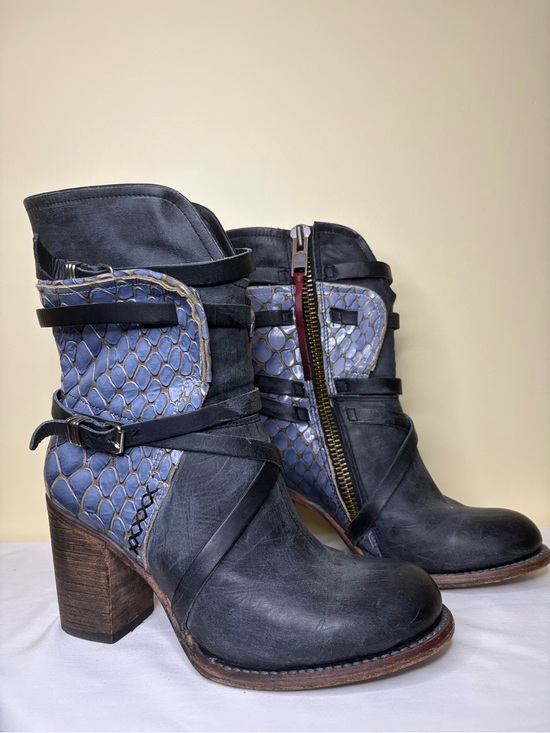 Freebird by Steven Shoes - Freebird by Steven Blue Leather Heeled Ankle Boots with Snakeskin Panels Size 8